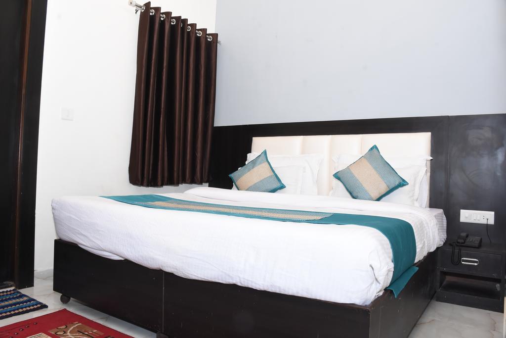 Aaradhya Residency Ξενοδοχείο Agra  Εξωτερικό φωτογραφία